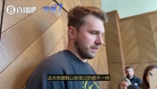 东契奇:这是我本赛季第二次拉伤腿筋,所以恢复时间更长,现在还没对抗训练